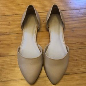 NWT. Forever 21 tan colored flats! Size 7. BRAND NEW with size labels intact.